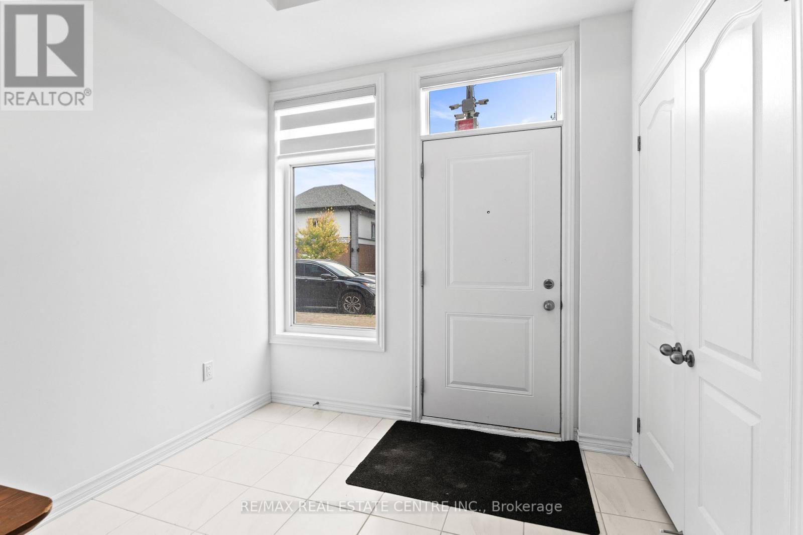 405 Dougall Avenue, Caledon, Ontario  L7C 4L5 - Photo 6 - W12658688