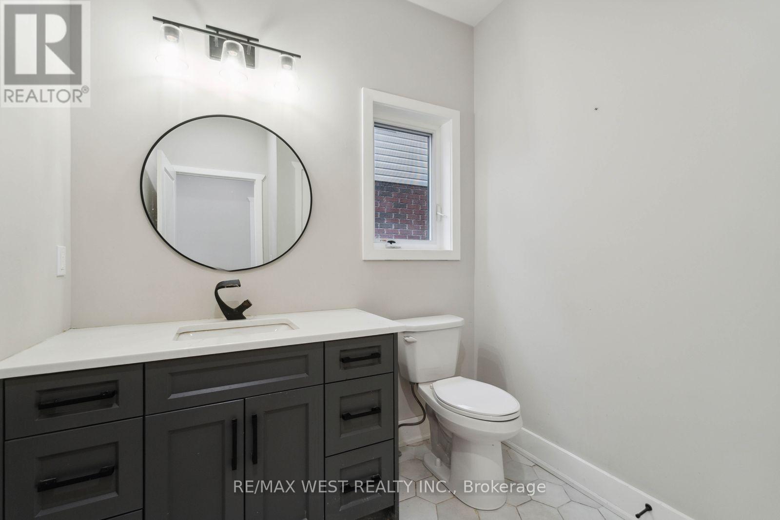 210 South Pelham Road, Welland (Coyle Creek), Ontario  L3B 5N8 - Photo 10 - X12658642