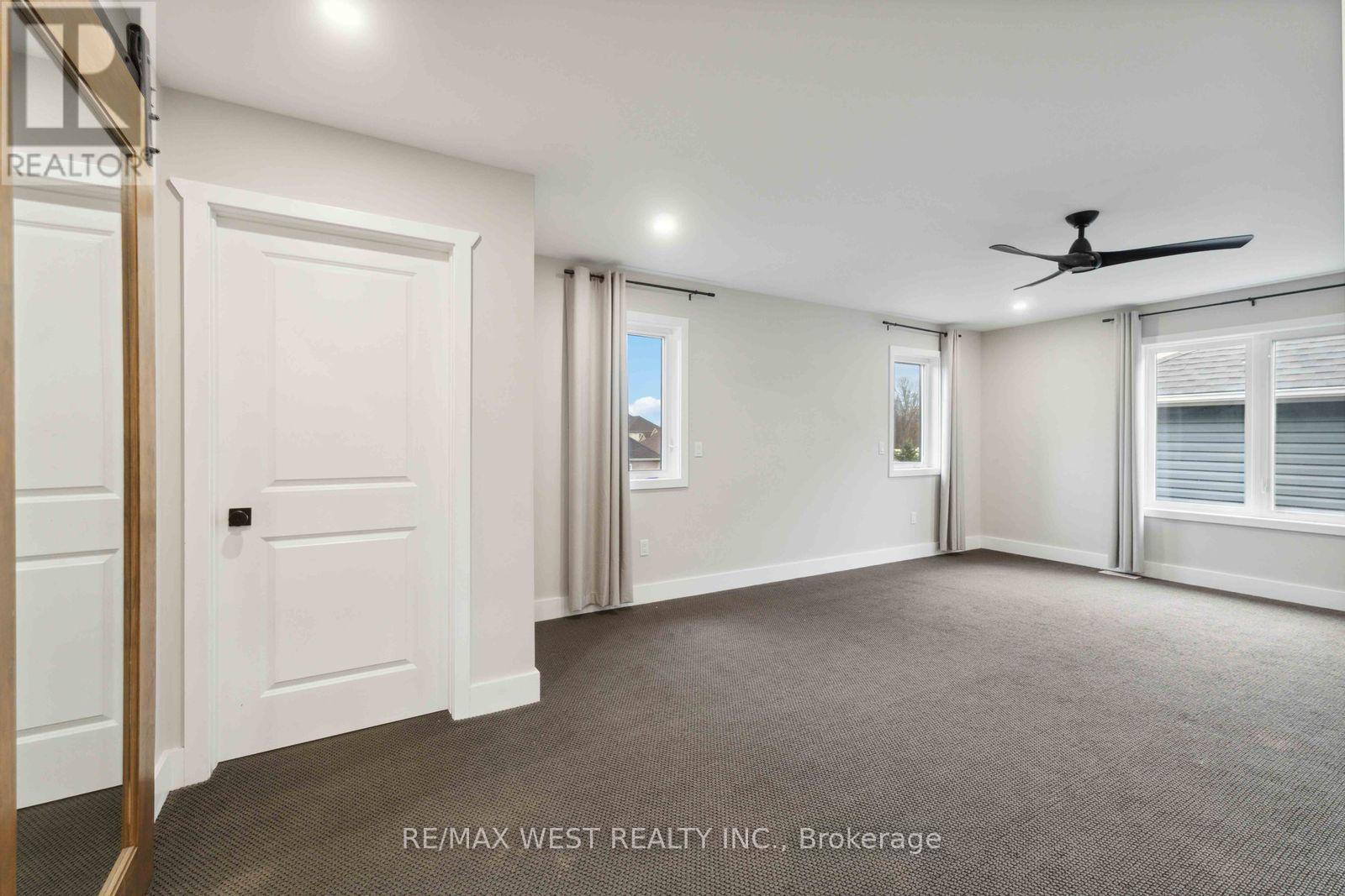 210 South Pelham Road, Welland (Coyle Creek), Ontario  L3B 5N8 - Photo 11 - X12658642