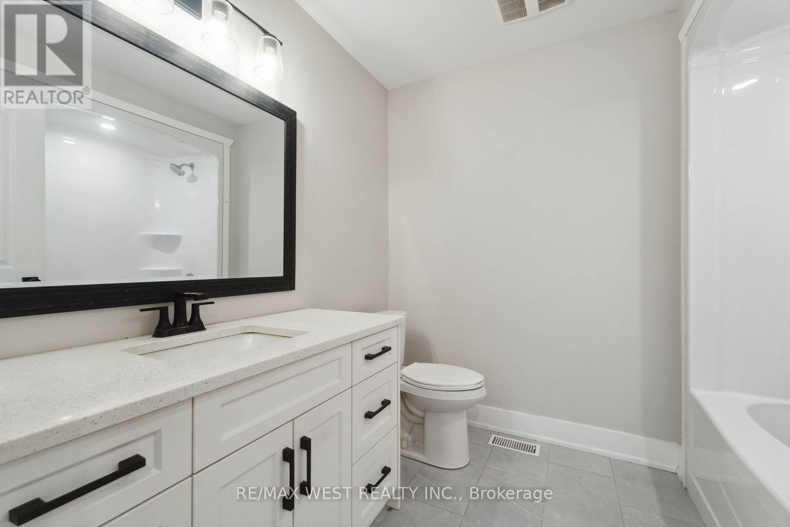 210 South Pelham Road, Welland (Coyle Creek), Ontario  L3B 5N8 - Photo 20 - X12658642