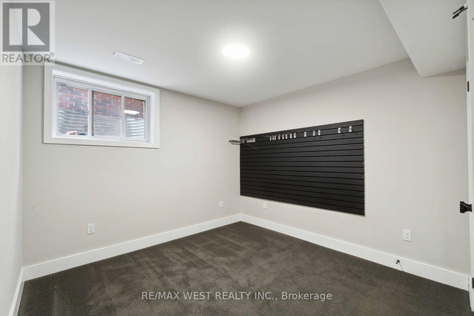 210 South Pelham Road, Welland (Coyle Creek), Ontario  L3B 5N8 - Photo 24 - X12658642