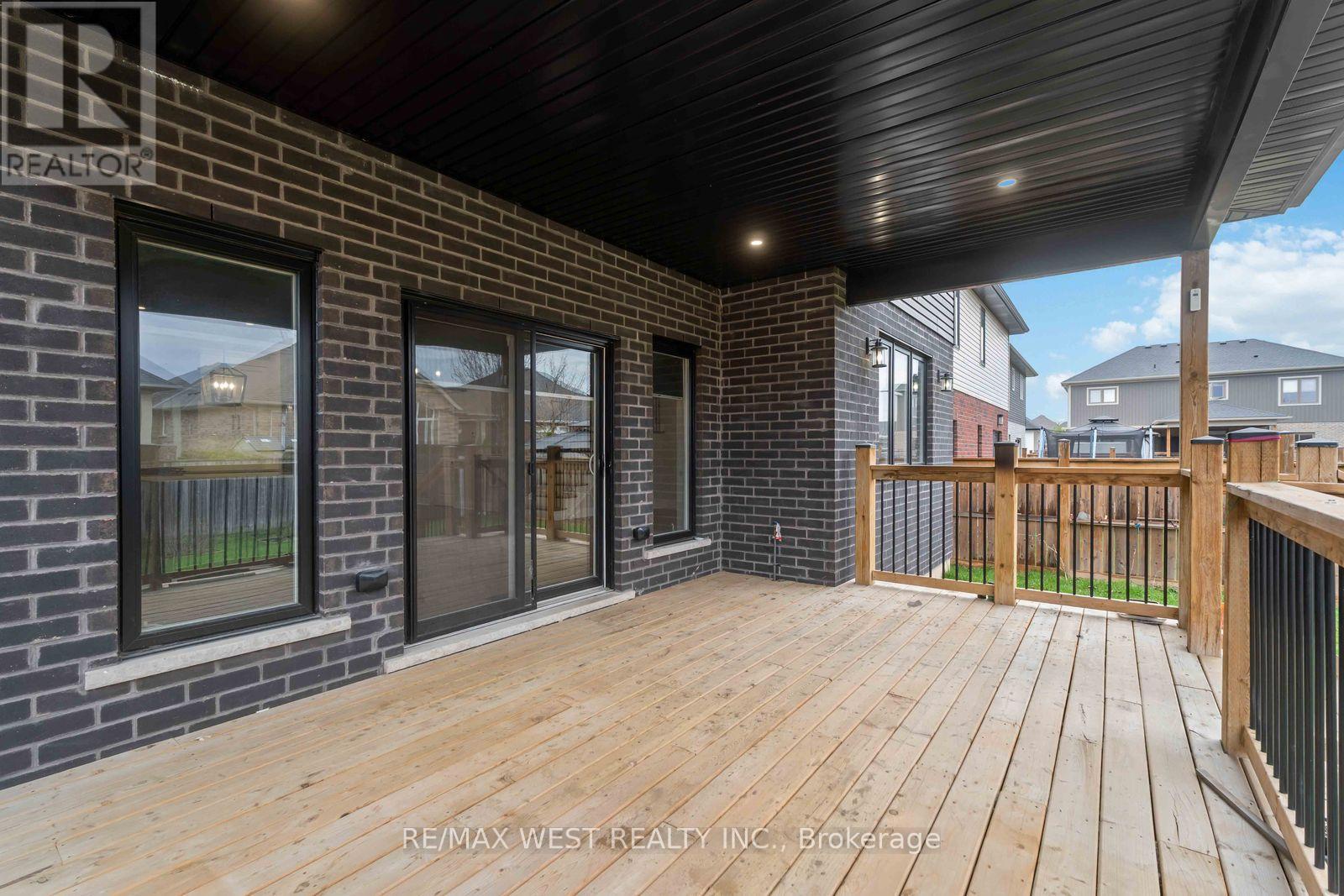 210 South Pelham Road, Welland (Coyle Creek), Ontario  L3B 5N8 - Photo 28 - X12658642