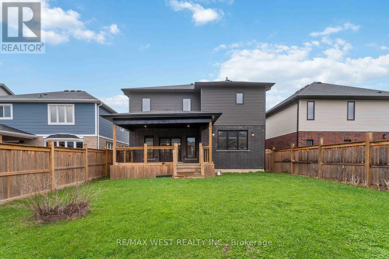 210 South Pelham Road, Welland (Coyle Creek), Ontario  L3B 5N8 - Photo 29 - X12658642