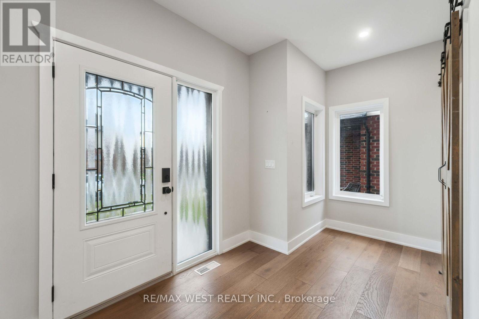 210 South Pelham Road, Welland (Coyle Creek), Ontario  L3B 5N8 - Photo 3 - X12658642