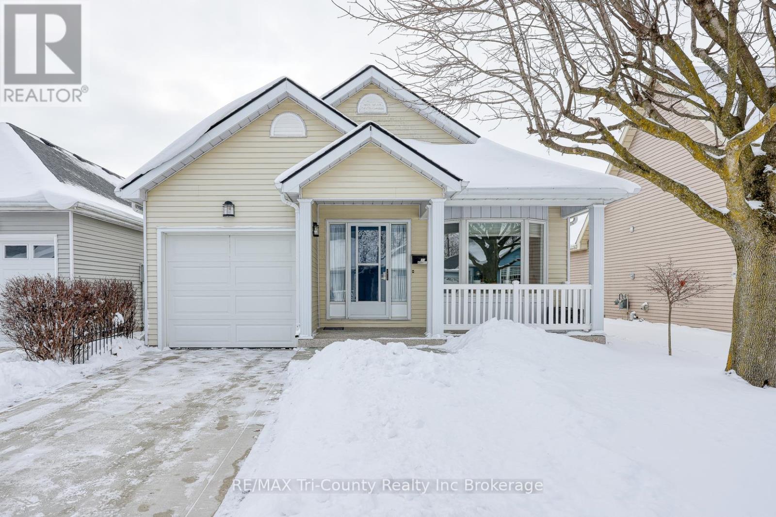 33 WILKINS CRESCENT, Tillsonburg, Ontario