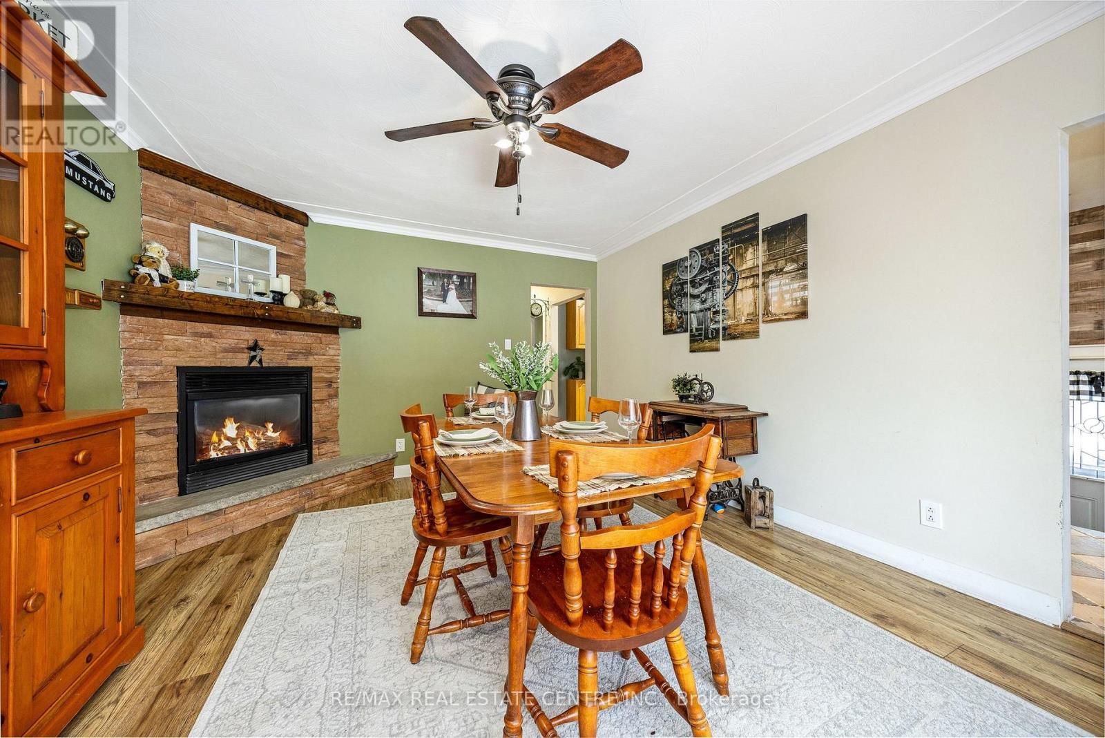 1320 Bunnell Drive, Burlington, Ontario  L7P 2E1 - Photo 4 - W12640546