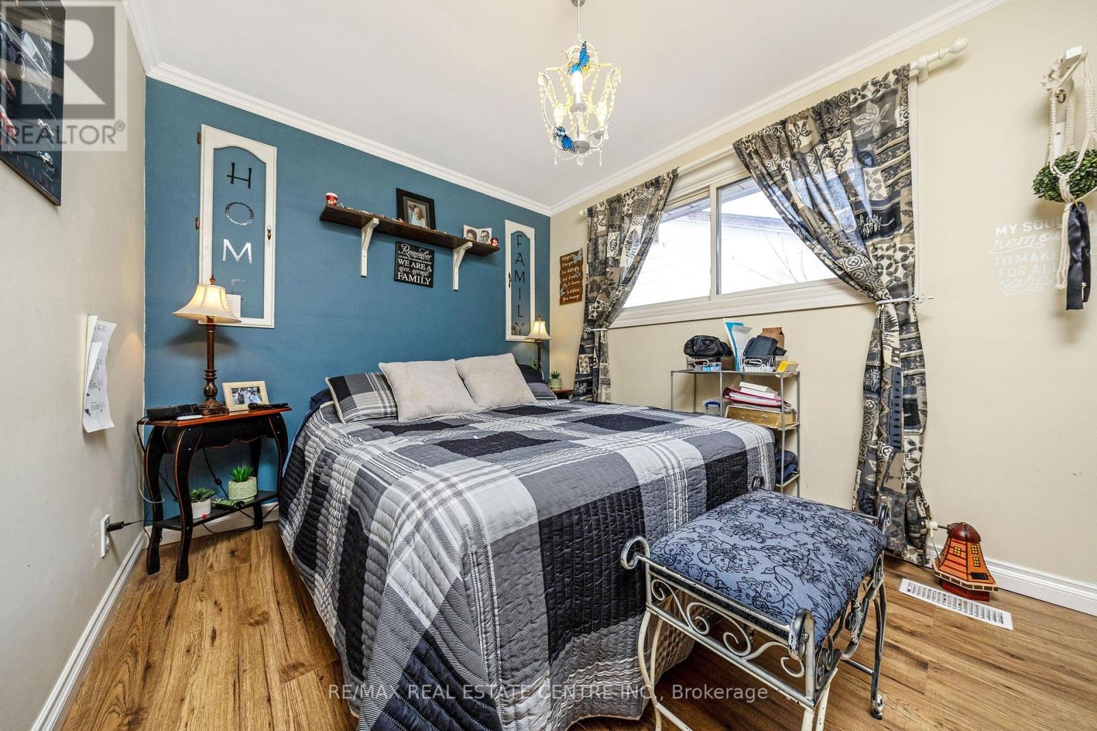 1320 Bunnell Drive, Burlington, Ontario  L7P 2E1 - Photo 8 - W12640546