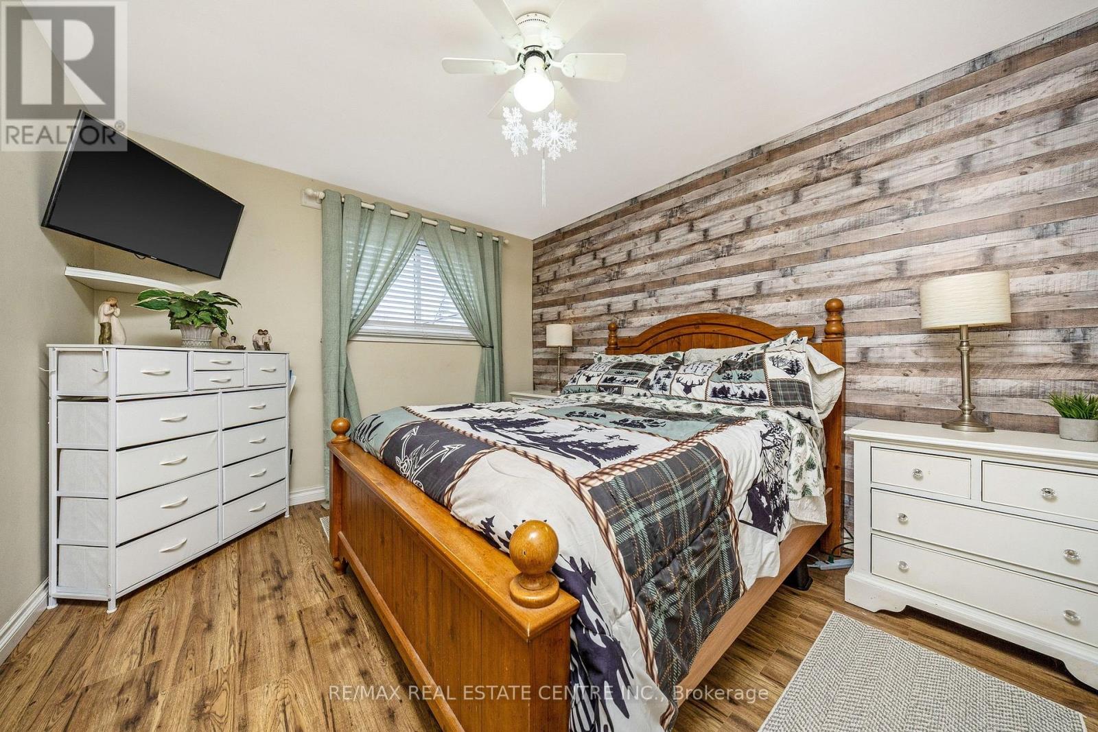 1320 Bunnell Drive, Burlington, Ontario  L7P 2E1 - Photo 7 - W12640546