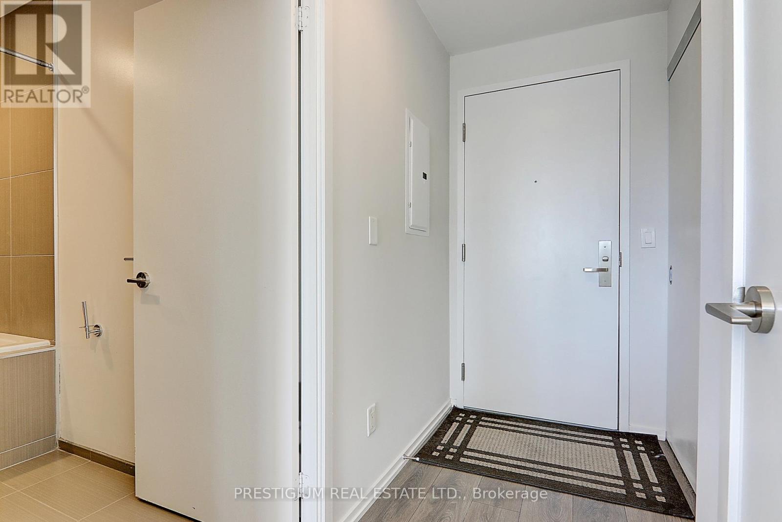 2503 - 75 St Nicholas Street, Toronto, Ontario  M4Y 0A5 - Photo 5 - C12658738