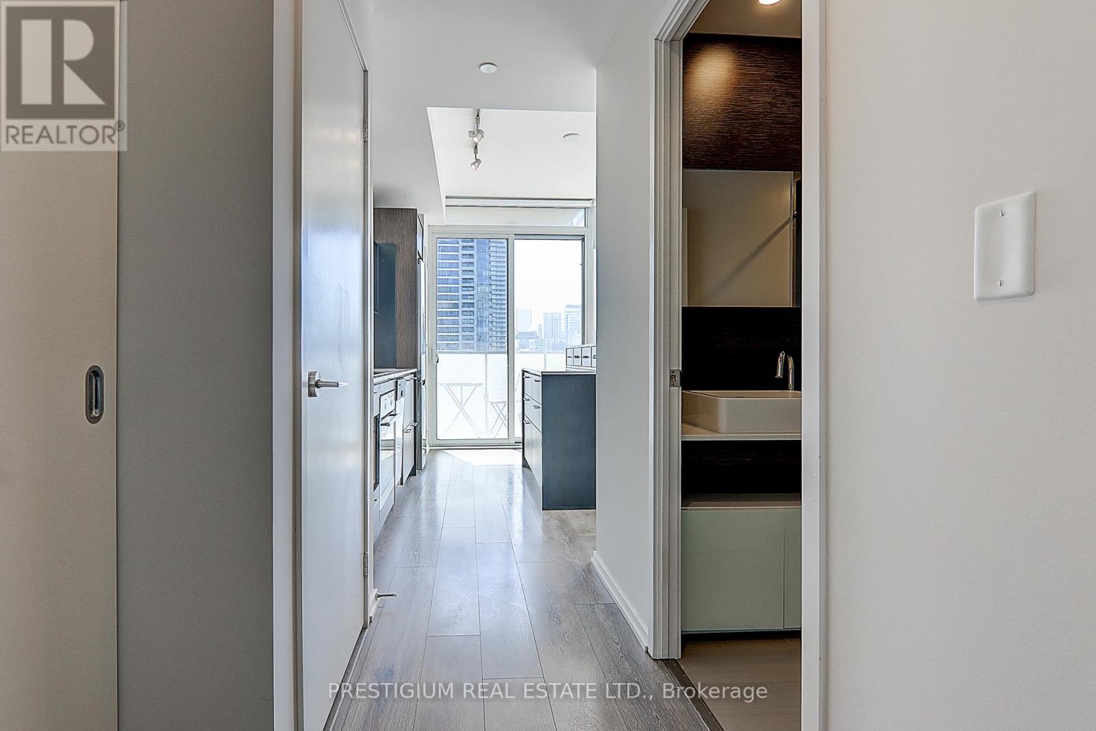 2503 - 75 St Nicholas Street, Toronto, Ontario  M4Y 0A5 - Photo 6 - C12658738