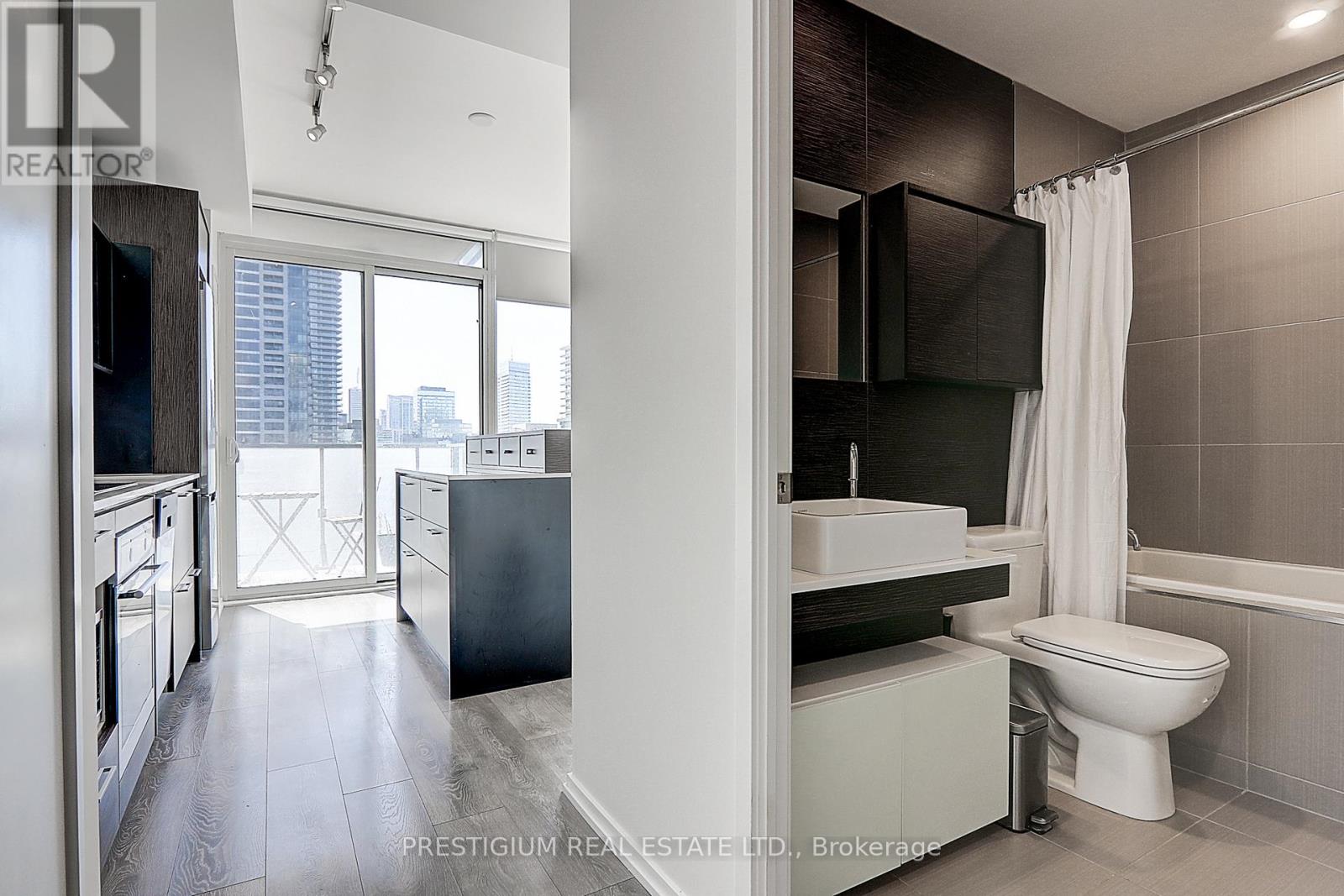 2503 - 75 St Nicholas Street, Toronto, Ontario  M4Y 0A5 - Photo 7 - C12658738