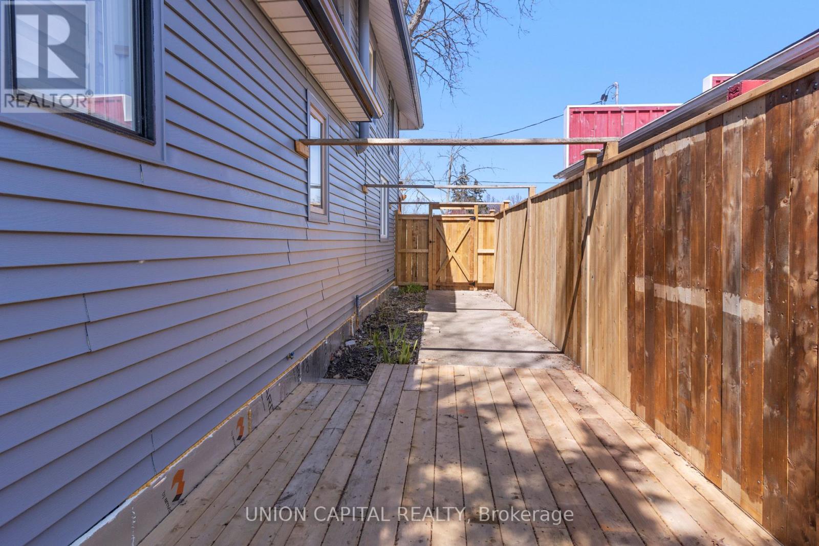 186 Lincoln Road W, Fort Erie, Ontario  L0S 1B0 - Photo 20 - X12658718