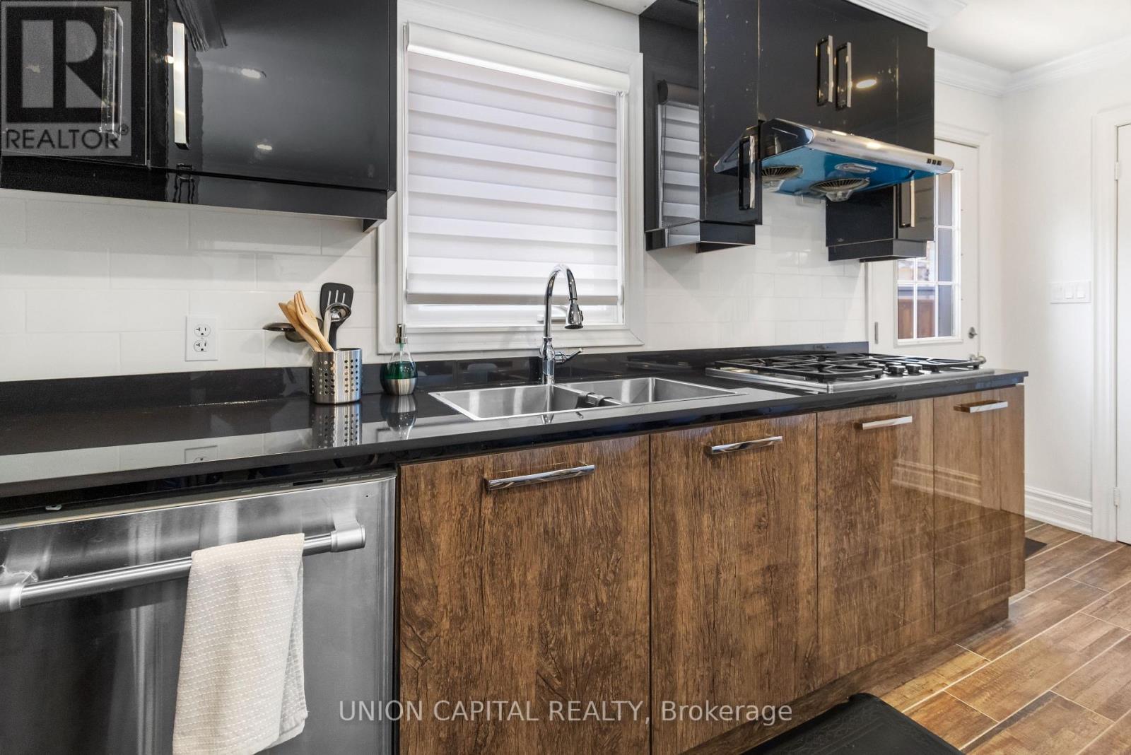 186 Lincoln Road W, Fort Erie, Ontario  L0S 1B0 - Photo 8 - X12658718