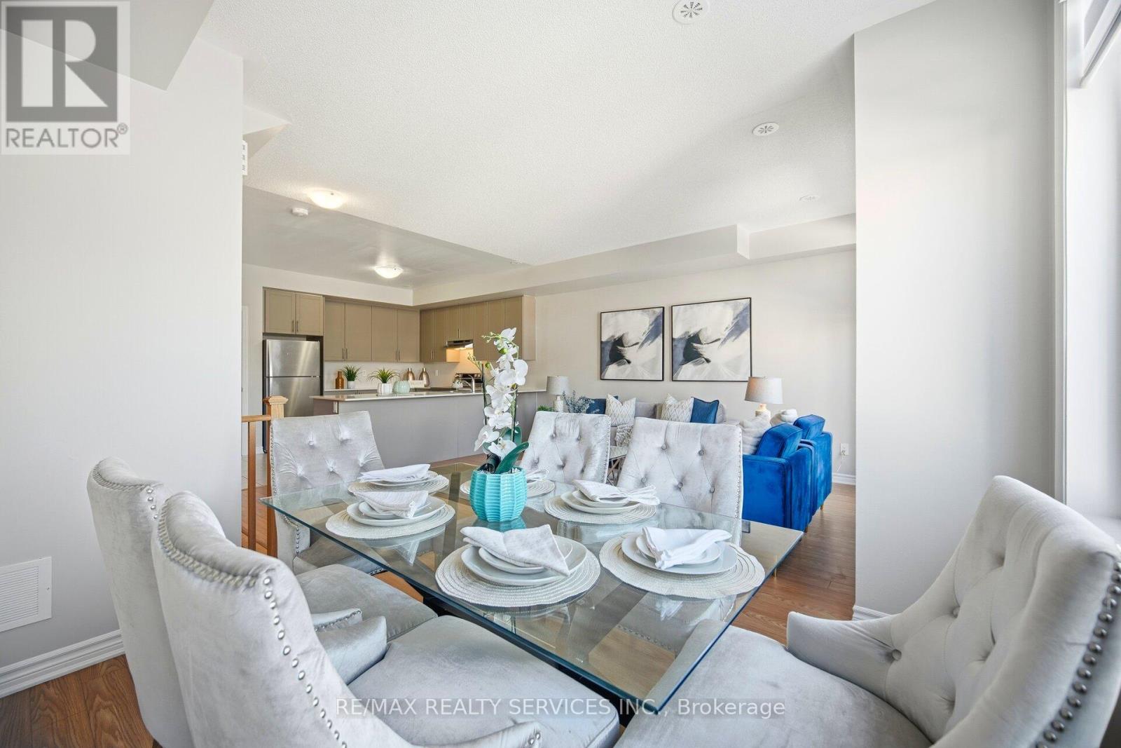 25 Tiveron Avenue, Caledon, Ontario  L7C 4L4 - Photo 5 - W12658454