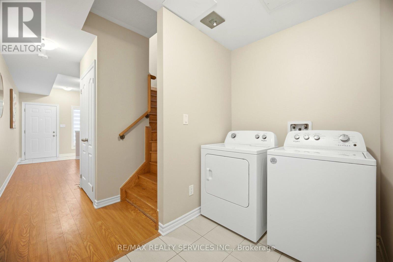 25 Tiveron Avenue, Caledon, Ontario  L7C 4L4 - Photo 9 - W12658454