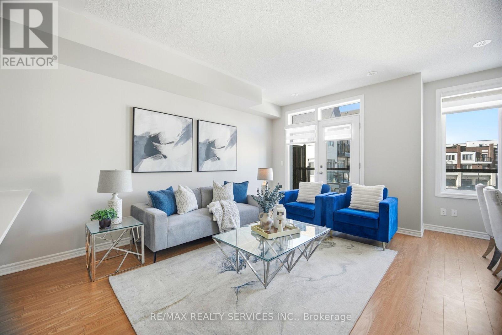 25 Tiveron Avenue, Caledon, Ontario  L7C 4L4 - Photo 3 - W12658454