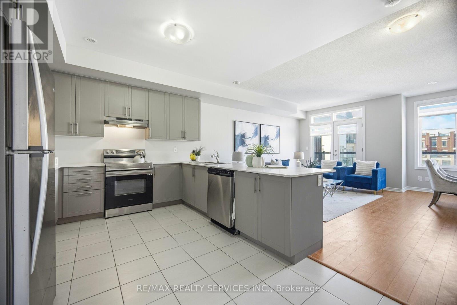 25 Tiveron Avenue, Caledon, Ontario  L7C 4L4 - Photo 4 - W12658454