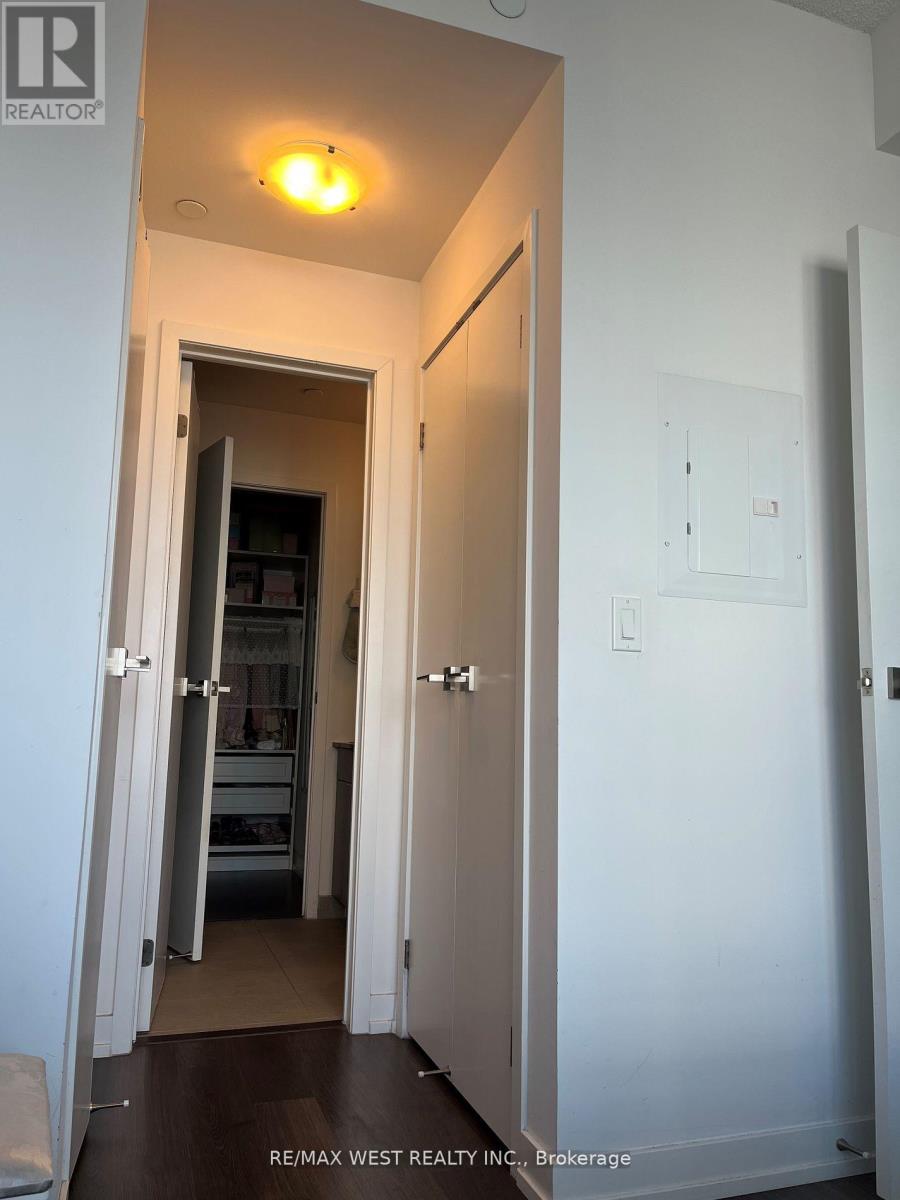 1903 - 89 Dunfield Avenue, Toronto, Ontario  M4S 0A4 - Photo 4 - C12658776