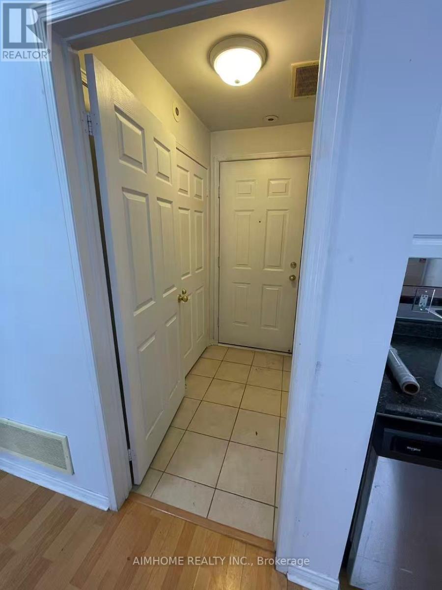 266 - 4975 Southampton Drive, Mississauga, Ontario  L5M 8C5 - Photo 7 - W12658744