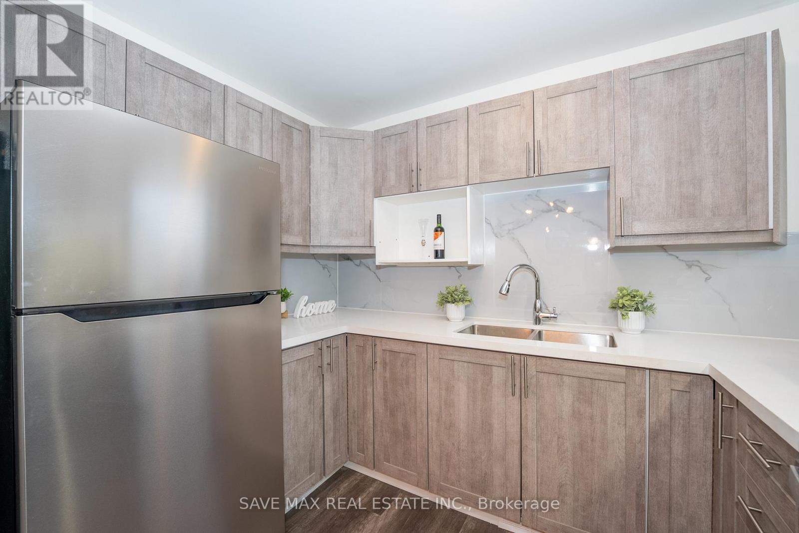 26 Hillbank Trail, Brampton, Ontario  L6S 1P6 - Photo 14 - W12658752