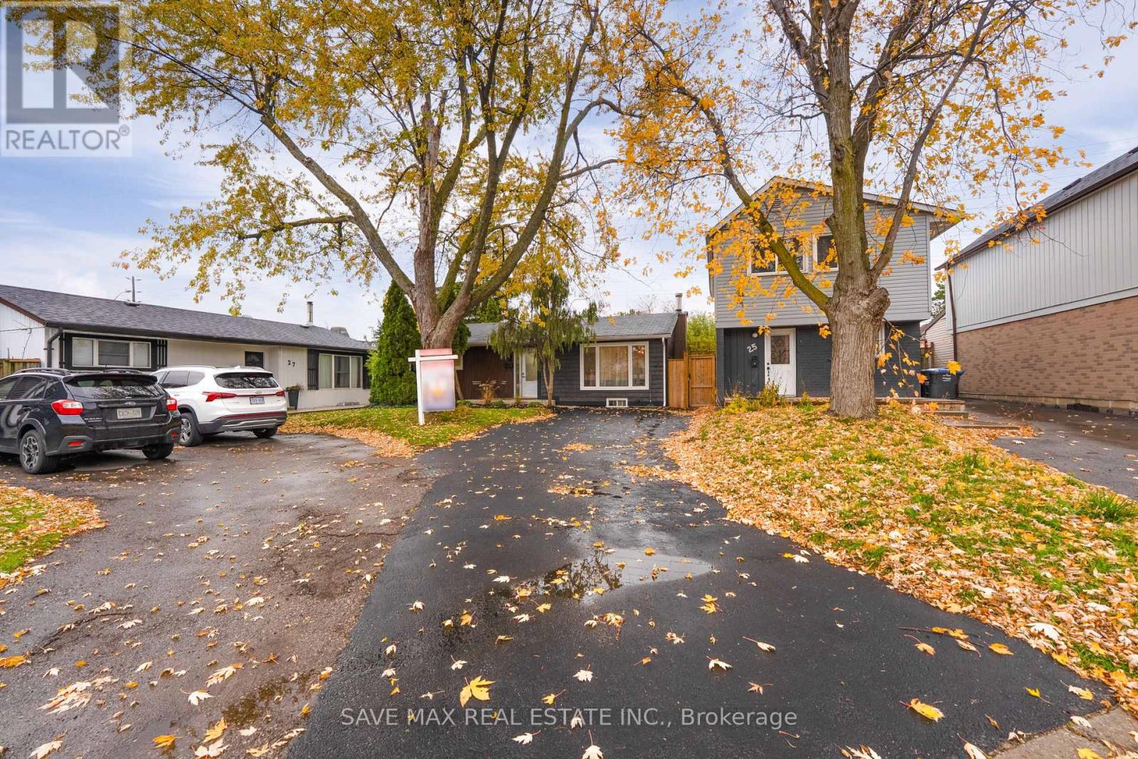 26 Hillbank Trail, Brampton, Ontario  L6S 1P6 - Photo 5 - W12658752