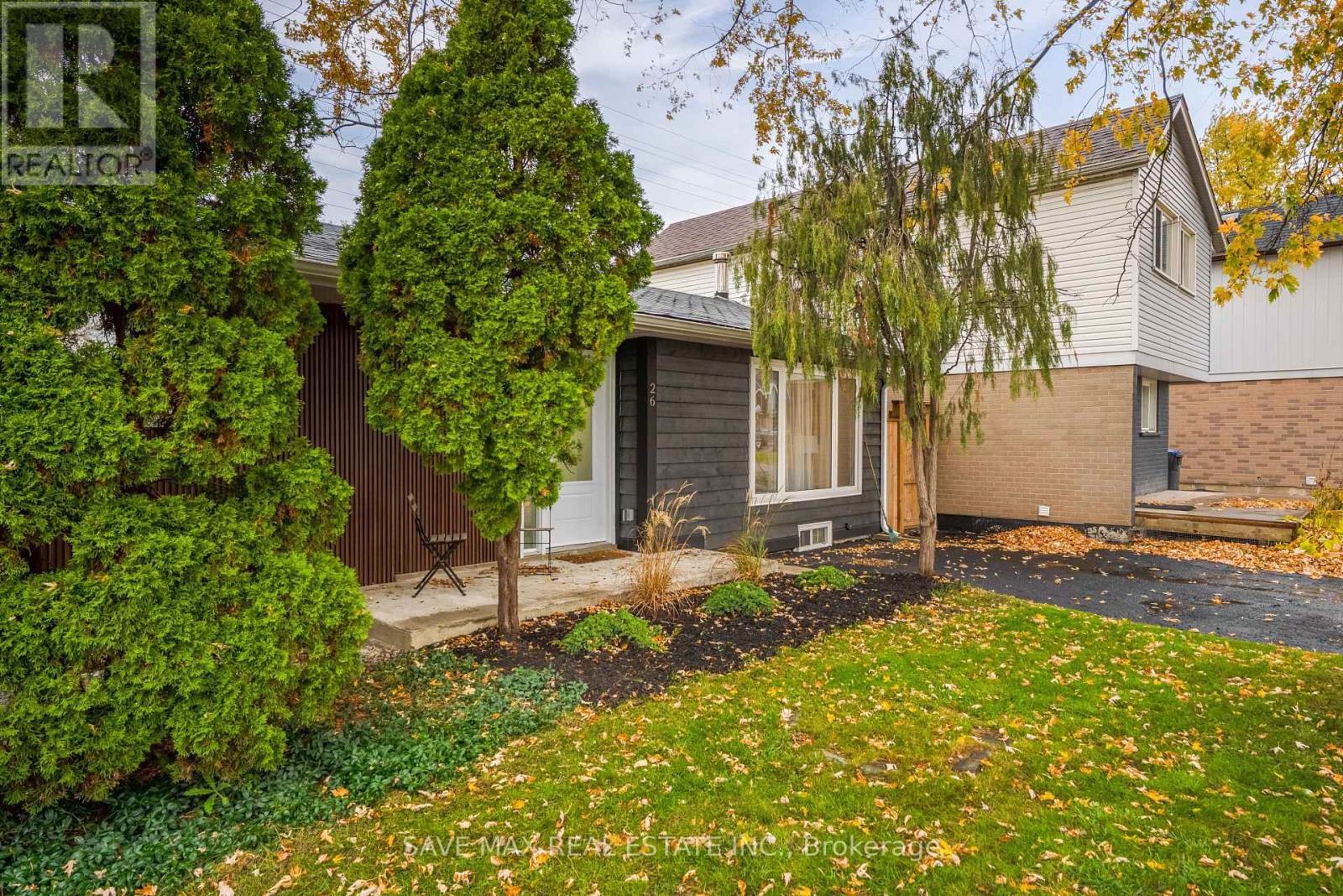 26 Hillbank Trail, Brampton, Ontario  L6S 1P6 - Photo 6 - W12658752
