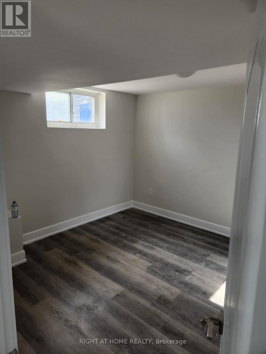 Basement Unit - 4 Stanley Court, Brampton, Ontario  L6Y 2A9 - Photo 17 - W12658760