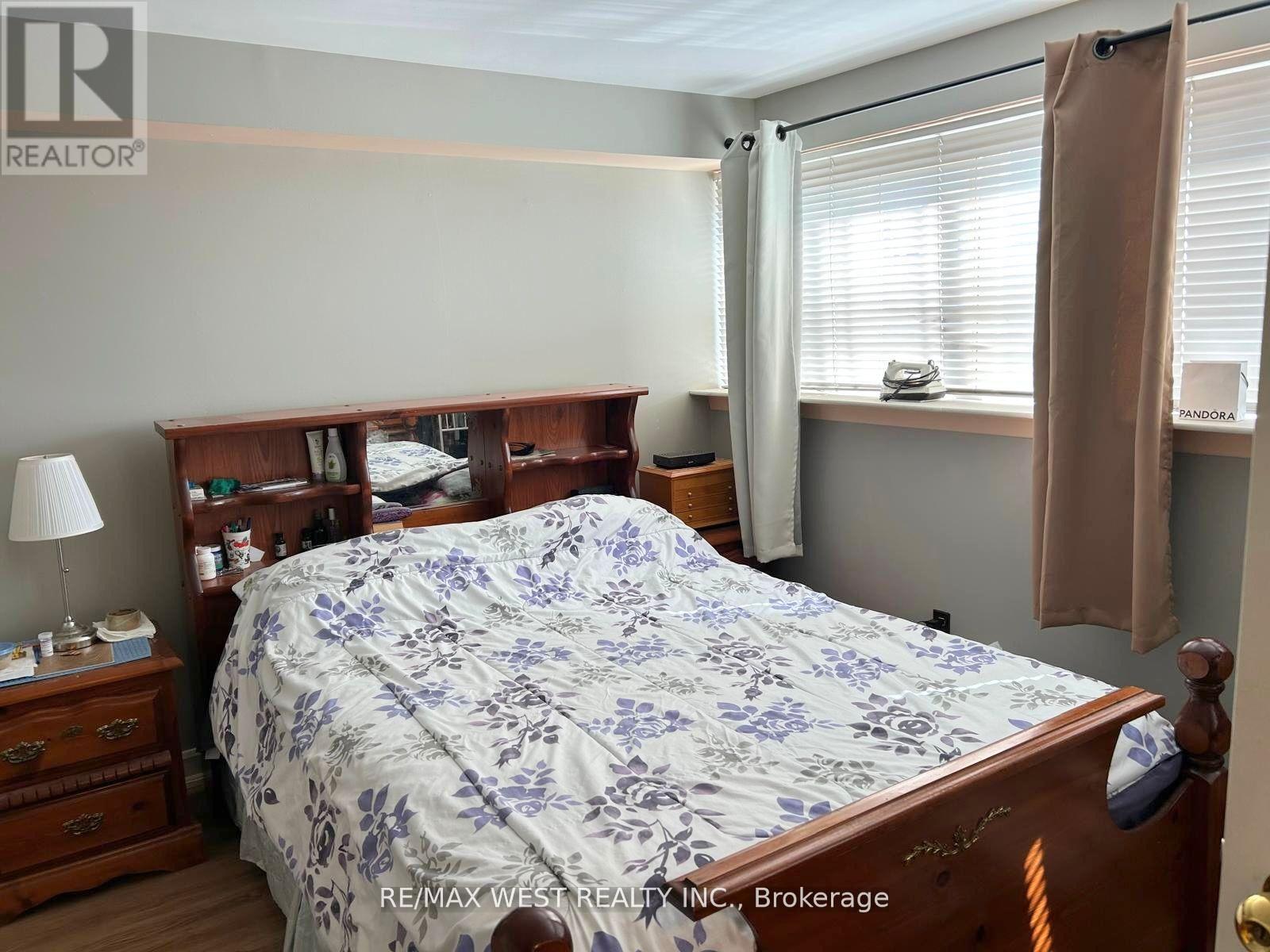 234 - 260 John Garland Boulevard, Toronto, Ontario  M9V 1N8 - Photo 11 - W12658768