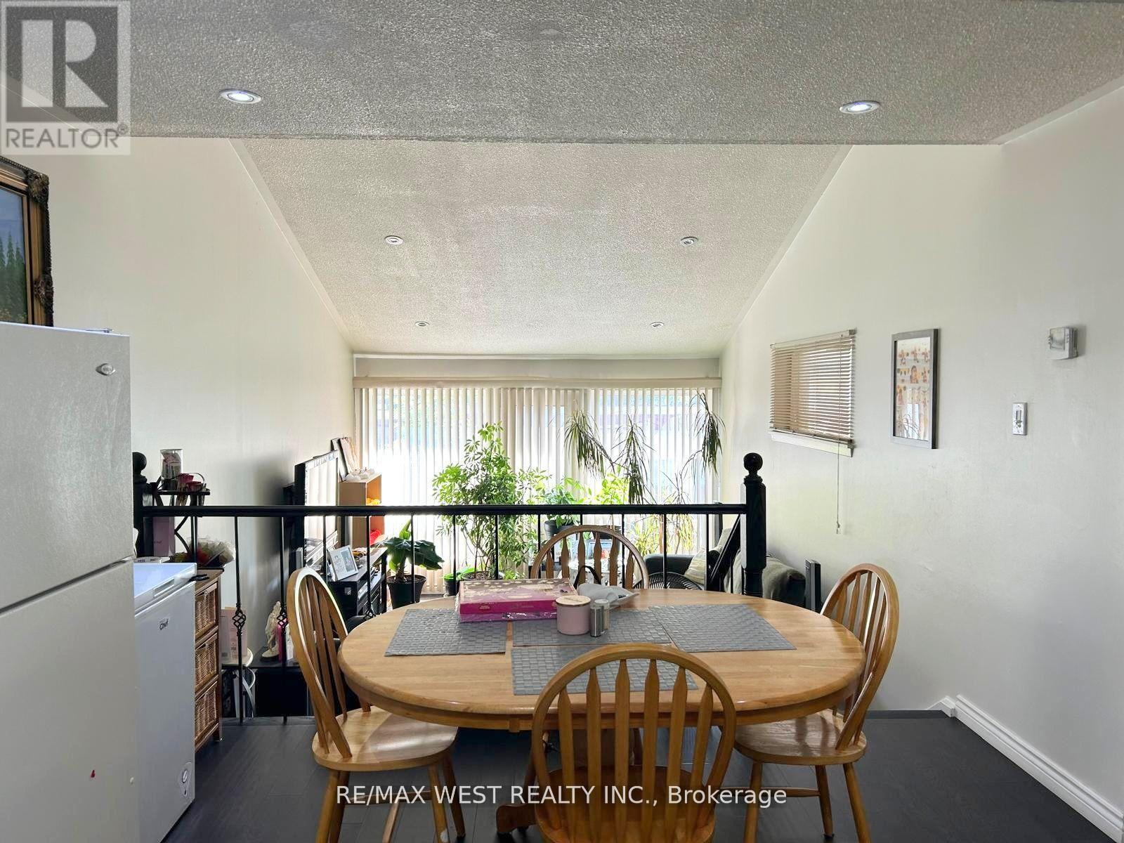 234 - 260 John Garland Boulevard, Toronto, Ontario  M9V 1N8 - Photo 7 - W12658768