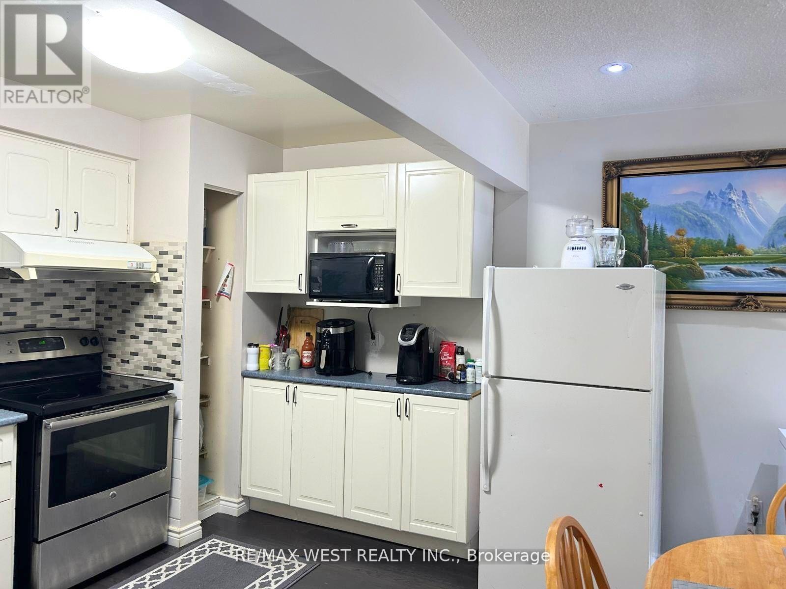 234 - 260 John Garland Boulevard, Toronto, Ontario  M9V 1N8 - Photo 9 - W12658768