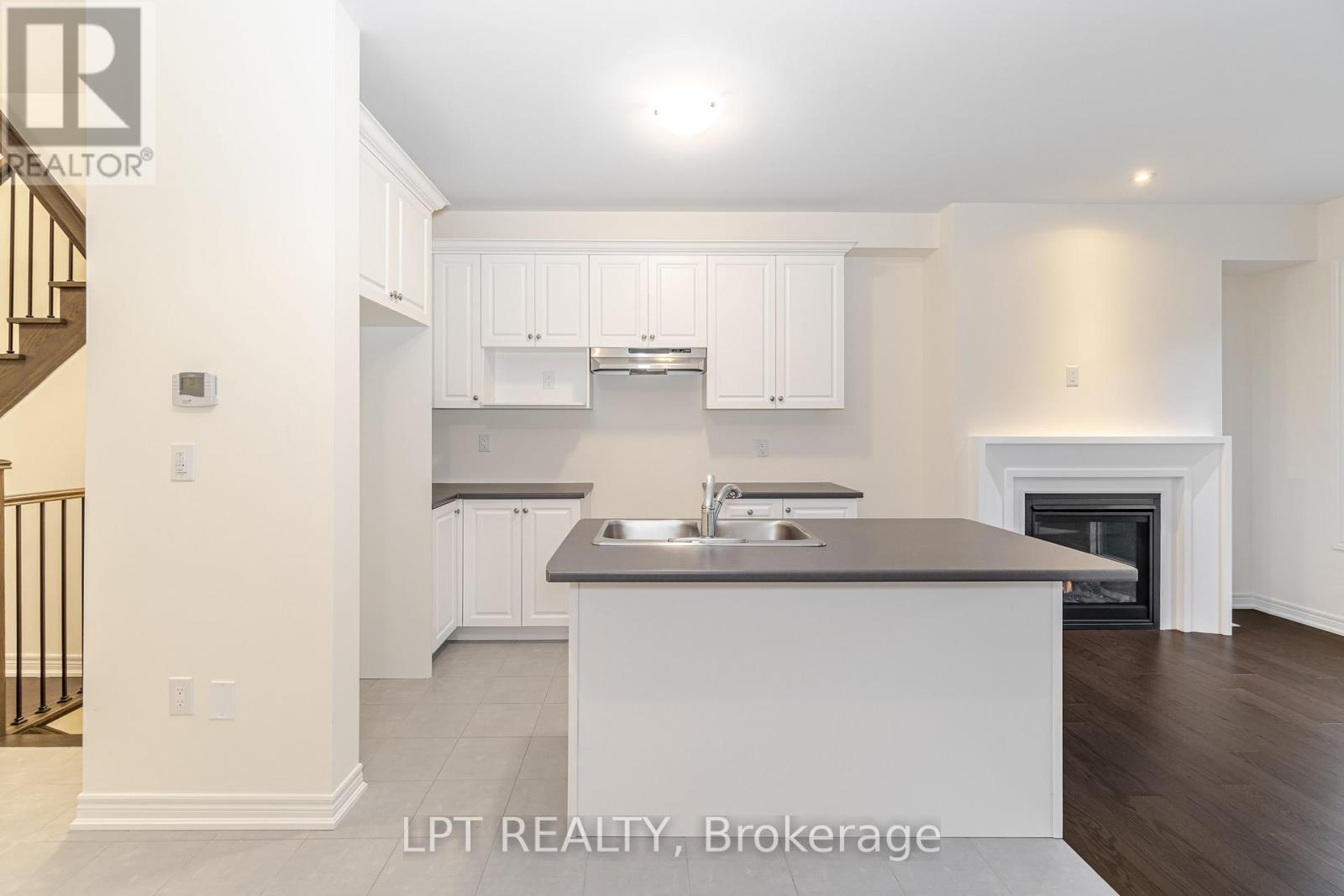 10 Gosset Road, Brampton, Ontario  L7A 0C3 - Photo 2 - W12658790