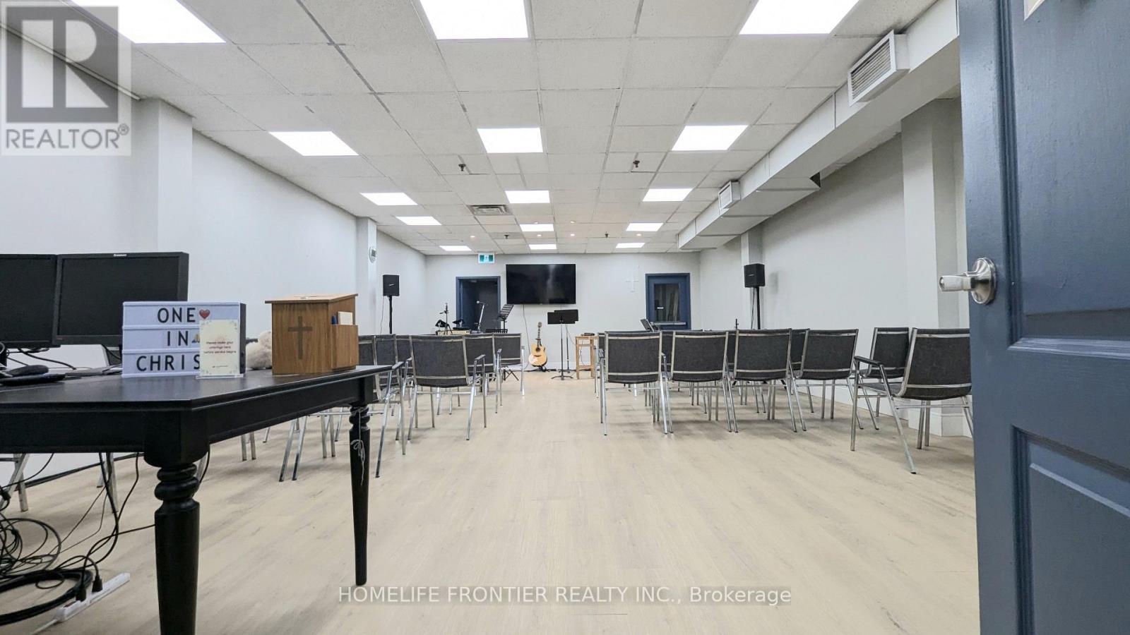 7d - 325 Weston Road, Toronto, Ontario  M6N 4Z9 - Photo 3 - W12658794