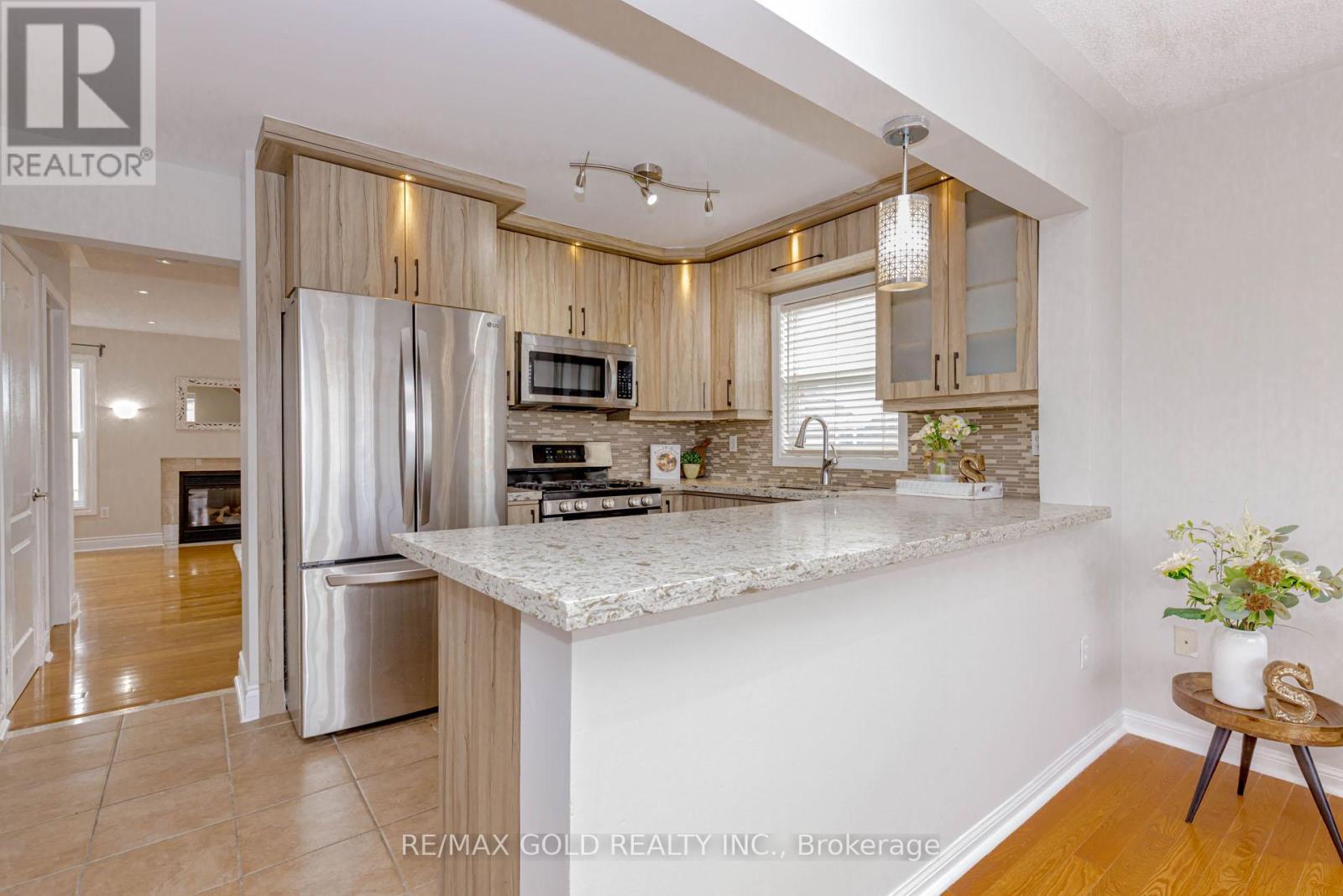 38 - 5980 Whitehorn Avenue, Mississauga, Ontario  L5V 2Y3 - Photo 6 - W12658798