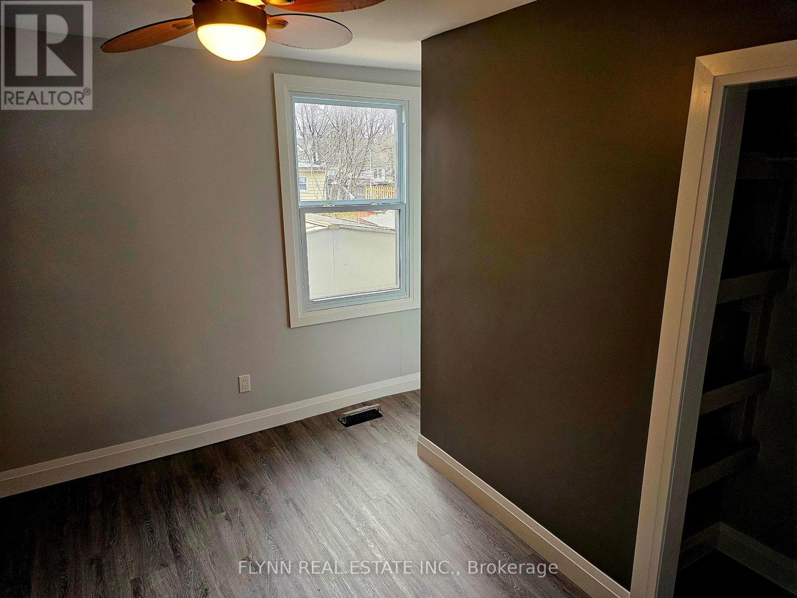 24 Empire Street, Welland, Ontario  L3B 2L2 - Photo 3 - X12658792