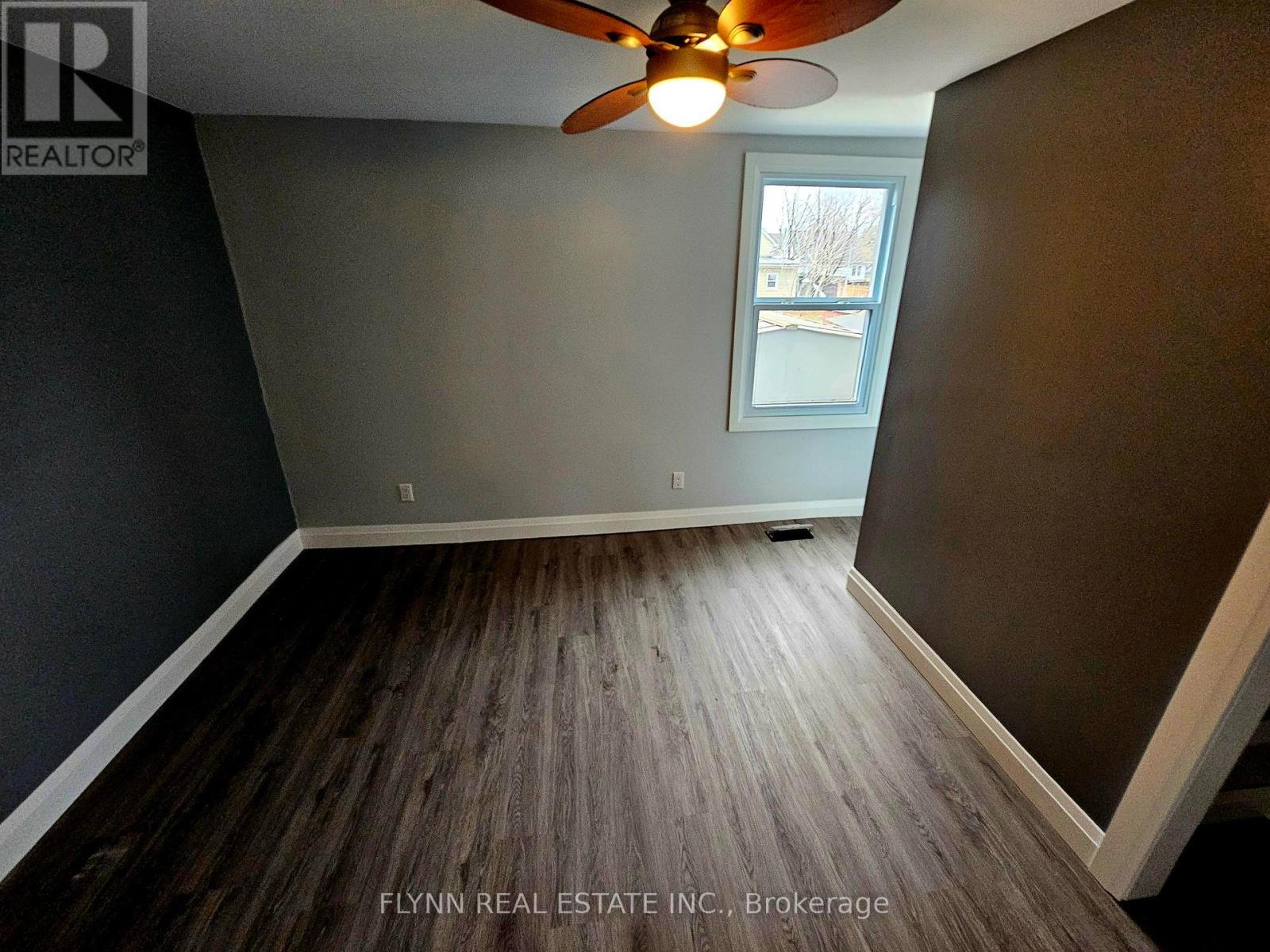 24 Empire Street, Welland, Ontario  L3B 2L2 - Photo 5 - X12658792