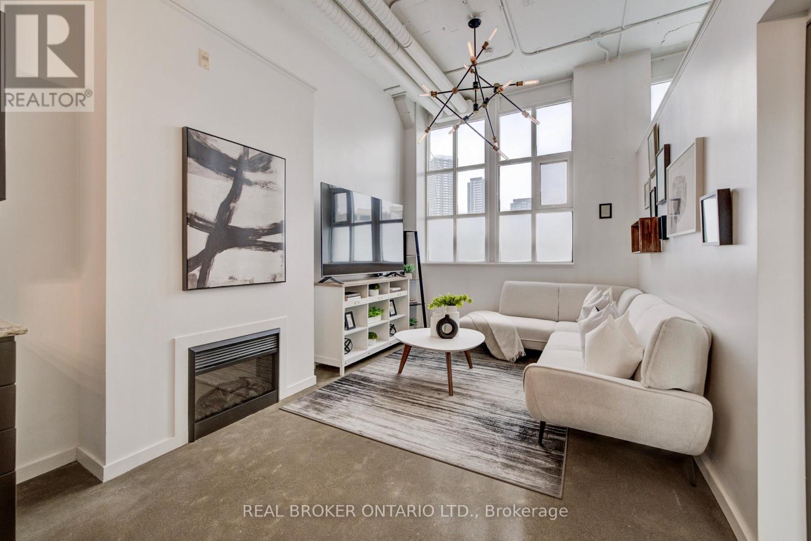 126 - 410 King Street W, Kitchener, Ontario  N2G 1C3 - Photo 2 - X12658796