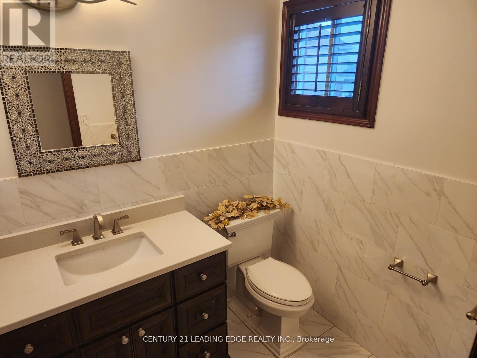 11 Westlawn Drive, Hamilton, Ontario  L9B 2J4 - Photo 14 - X12658800