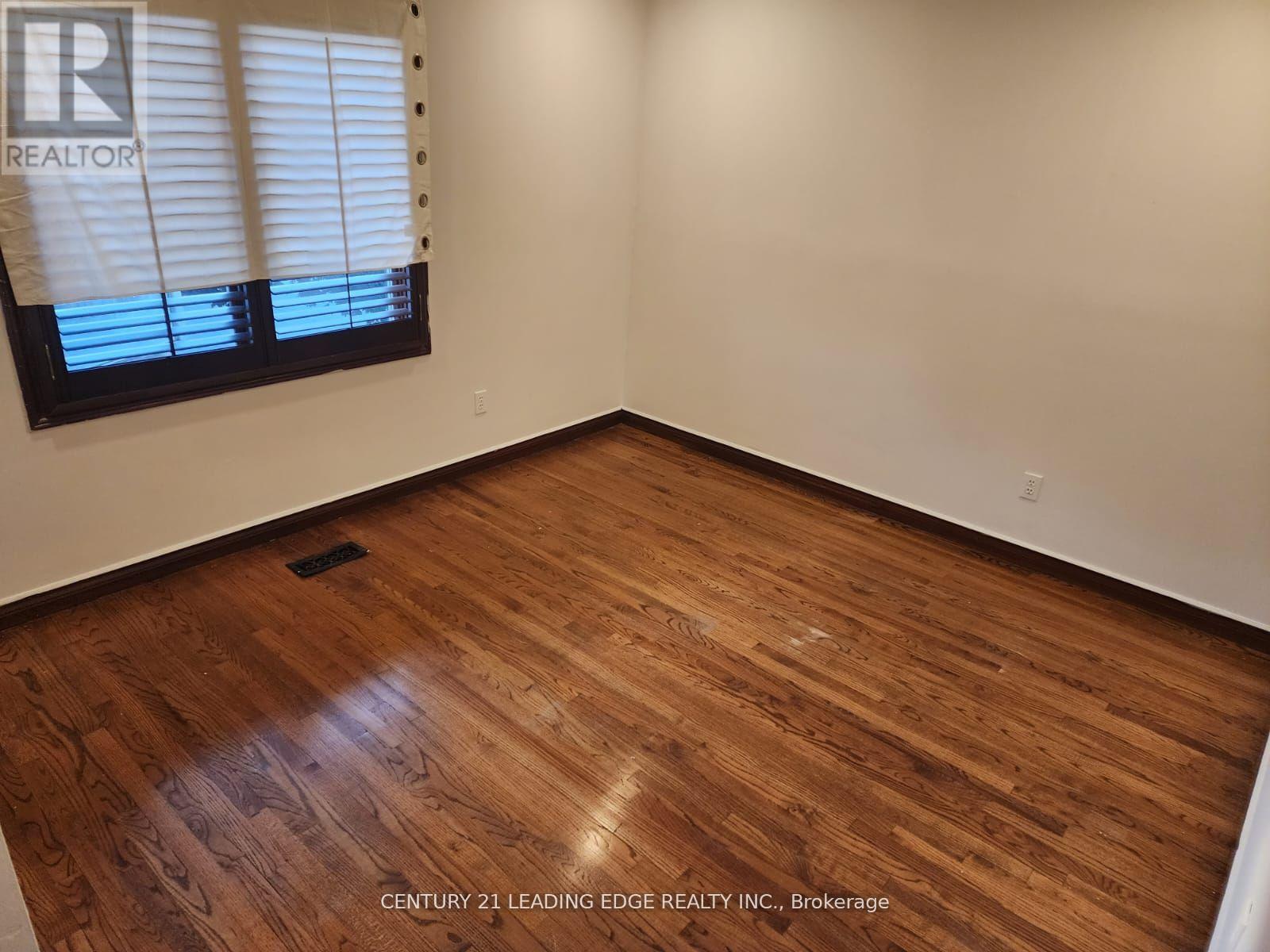 11 Westlawn Drive, Hamilton, Ontario  L9B 2J4 - Photo 16 - X12658800