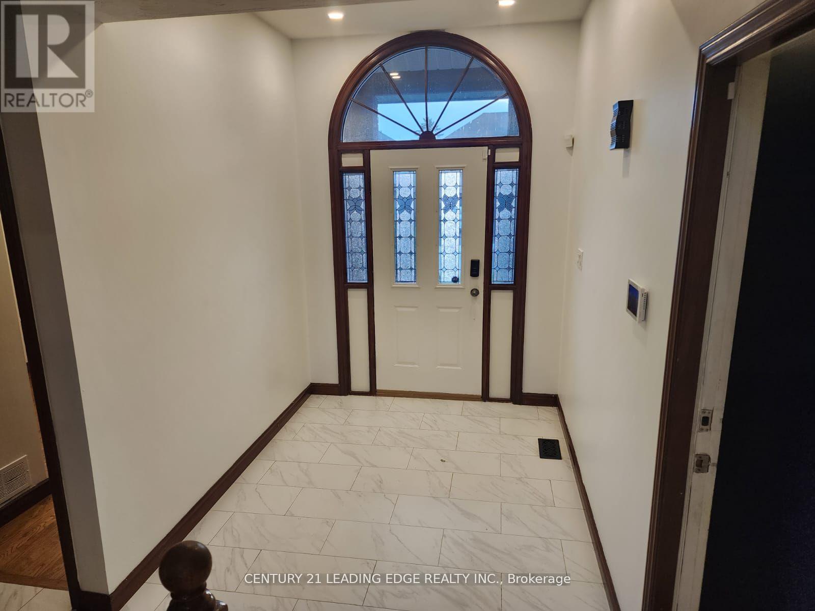 11 Westlawn Drive, Hamilton, Ontario  L9B 2J4 - Photo 2 - X12658800