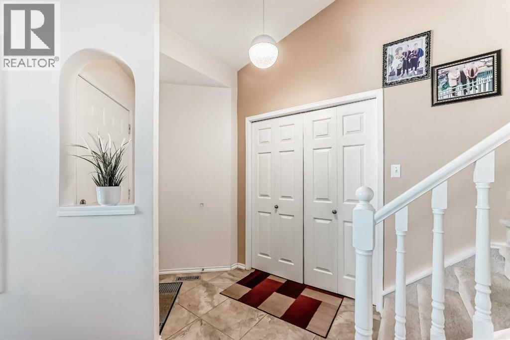 283 Macewan Drive Nw, Calgary, Alberta  T3K 3W5 - Photo 6 - A2269942