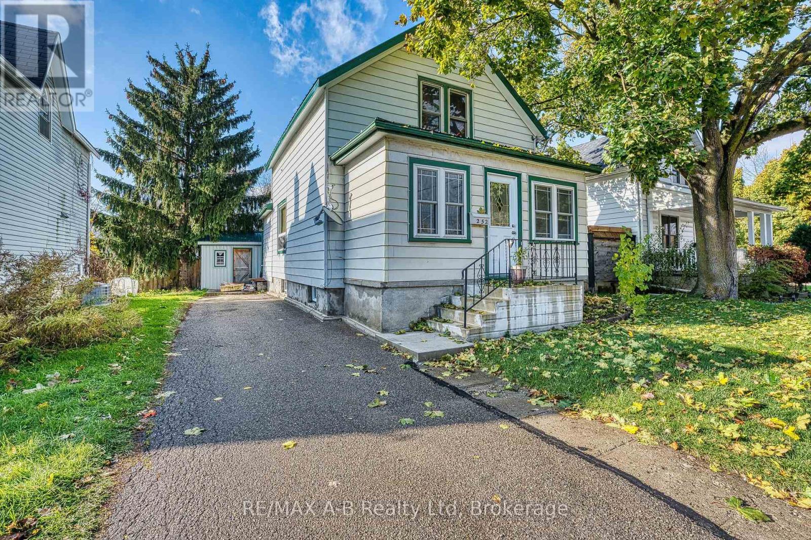 252 ROMEO STREET S, Stratford, Ontario