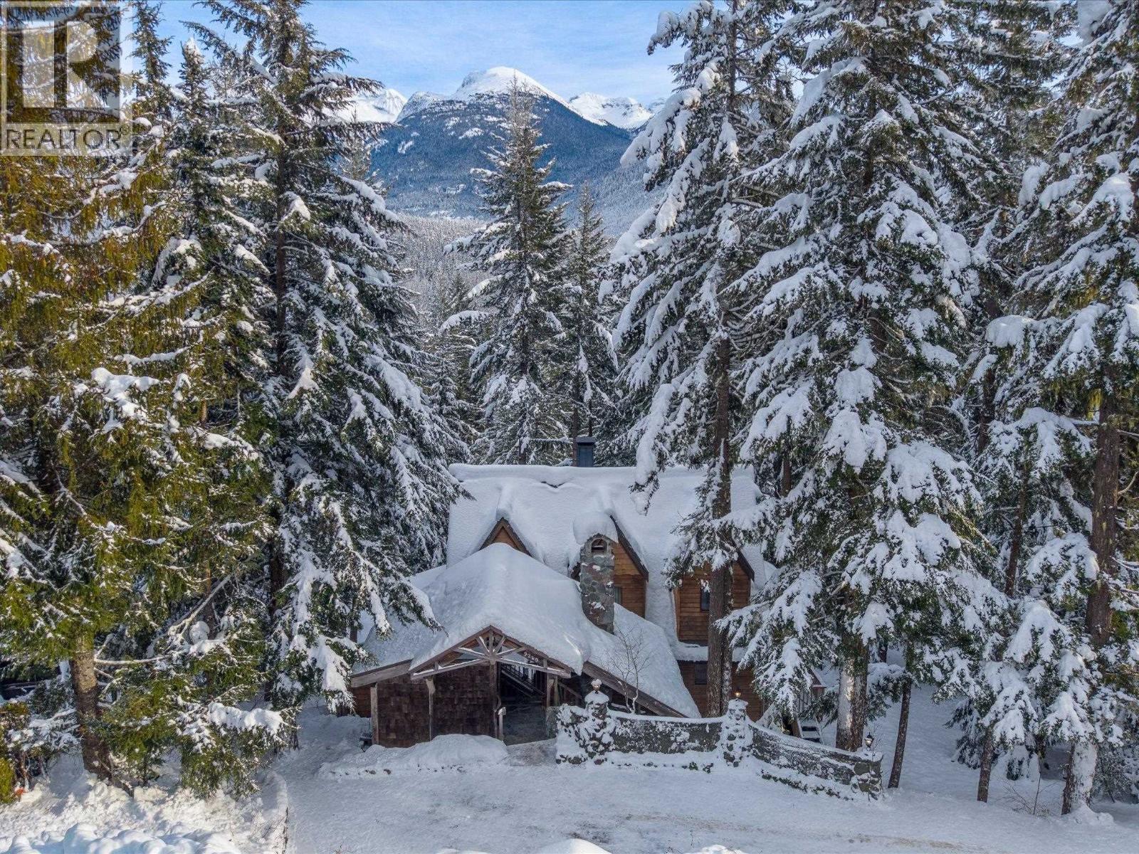 9249 Pinetree Lane, Whistler, British Columbia  V8E 0G5 - Photo 2 - R3069804