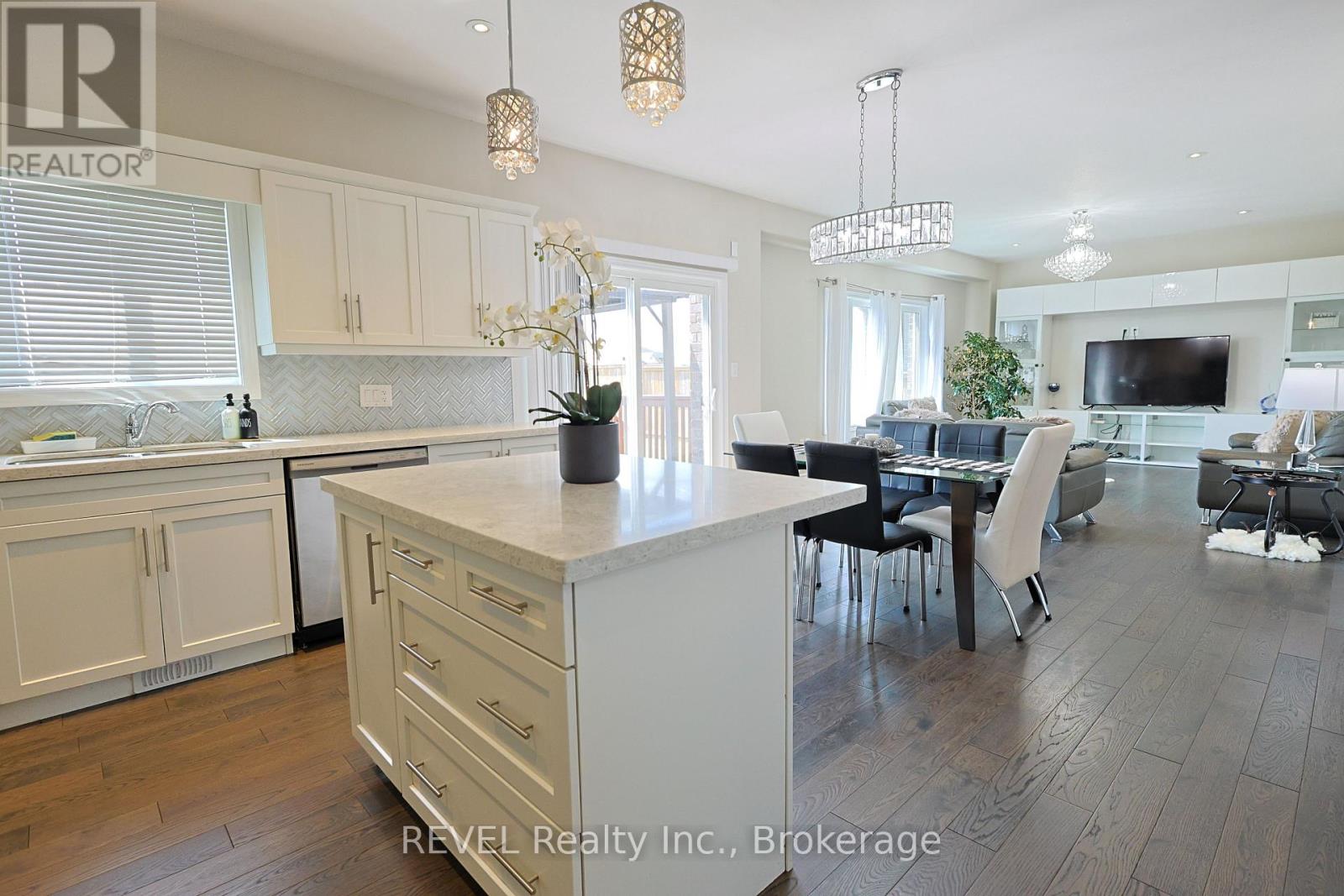 13 Cinnamon Street, Thorold, Ontario  L2V 0B6 - Photo 14 - X12658822