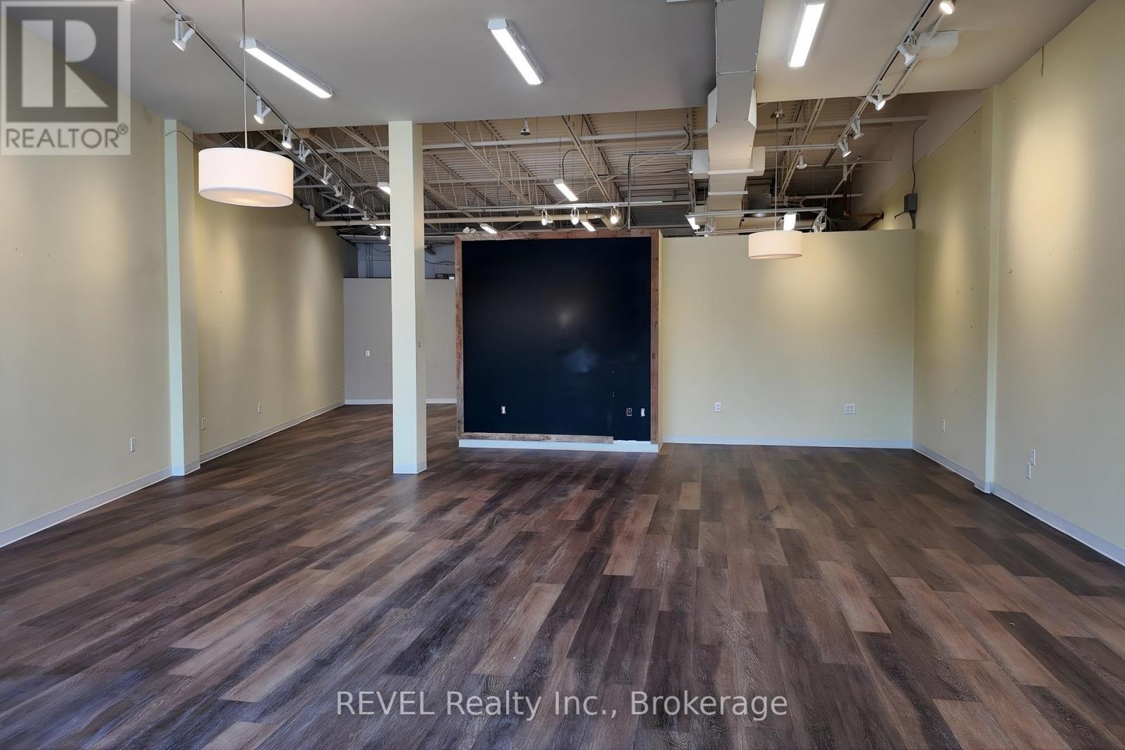 C2 - 211 Martindale Road, St. Catharines, Ontario  L2S 3V7 - Photo 3 - X12658840