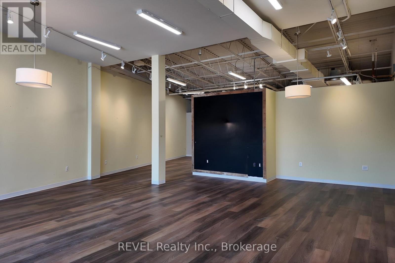 C2 - 211 Martindale Road, St. Catharines, Ontario  L2S 3V7 - Photo 4 - X12658840