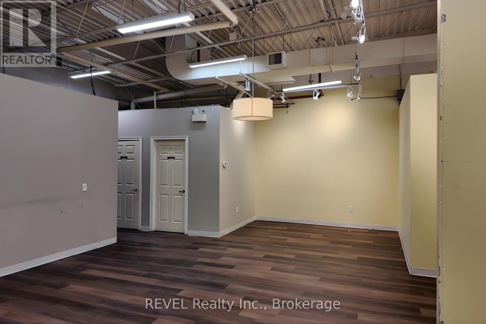 C2 - 211 Martindale Road, St. Catharines, Ontario  L2S 3V7 - Photo 6 - X12658840