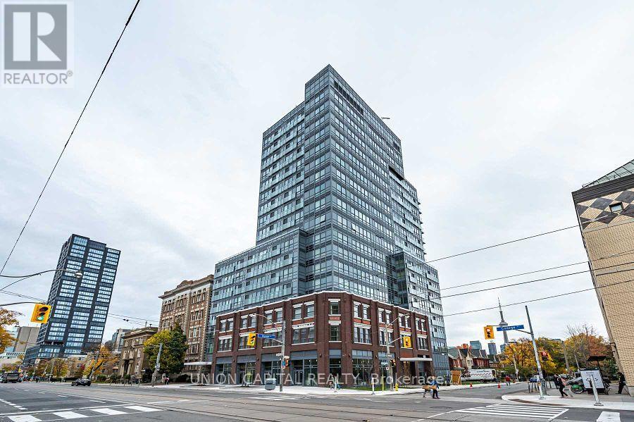 1606 - 181 Huron Street, Toronto, Ontario  M5T 0C1 - Photo 1 - C12658856