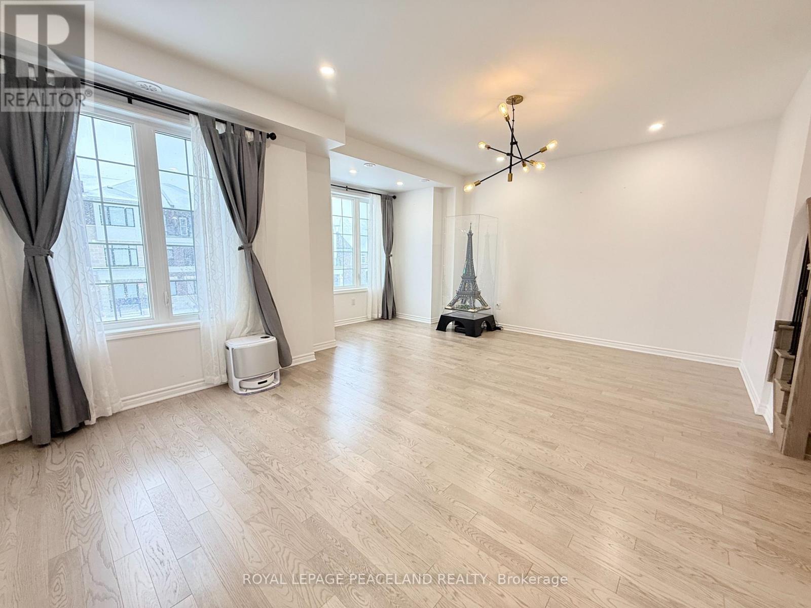 88 William F Bell Parkway, Richmond Hill, Ontario  L4S 1N1 - Photo 4 - N12658834