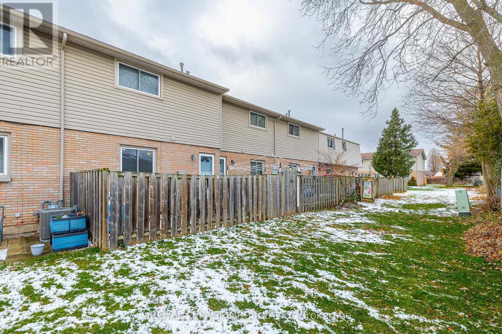 39 - 4215 Meadowvale Drive, Niagara Falls, Ontario  L2E 5W8 - Photo 27 - X12600286