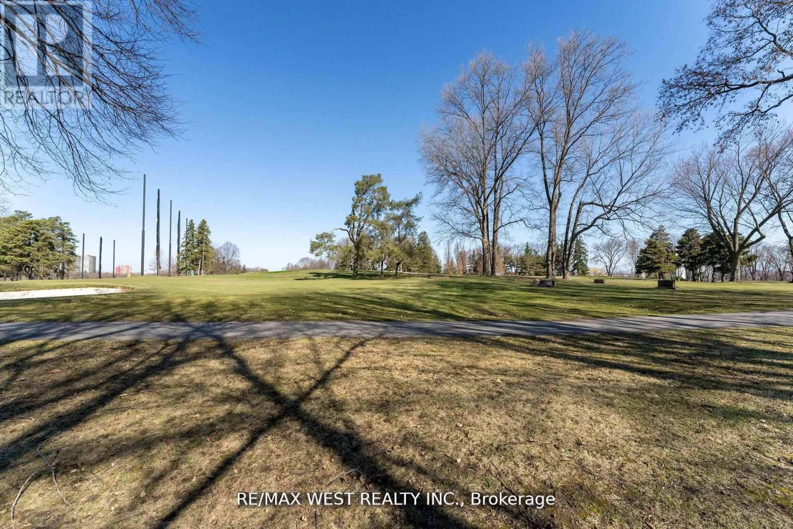 28 Braywin Drive N, Toronto, Ontario  M9P 2P1 - Photo 25 - W12658802